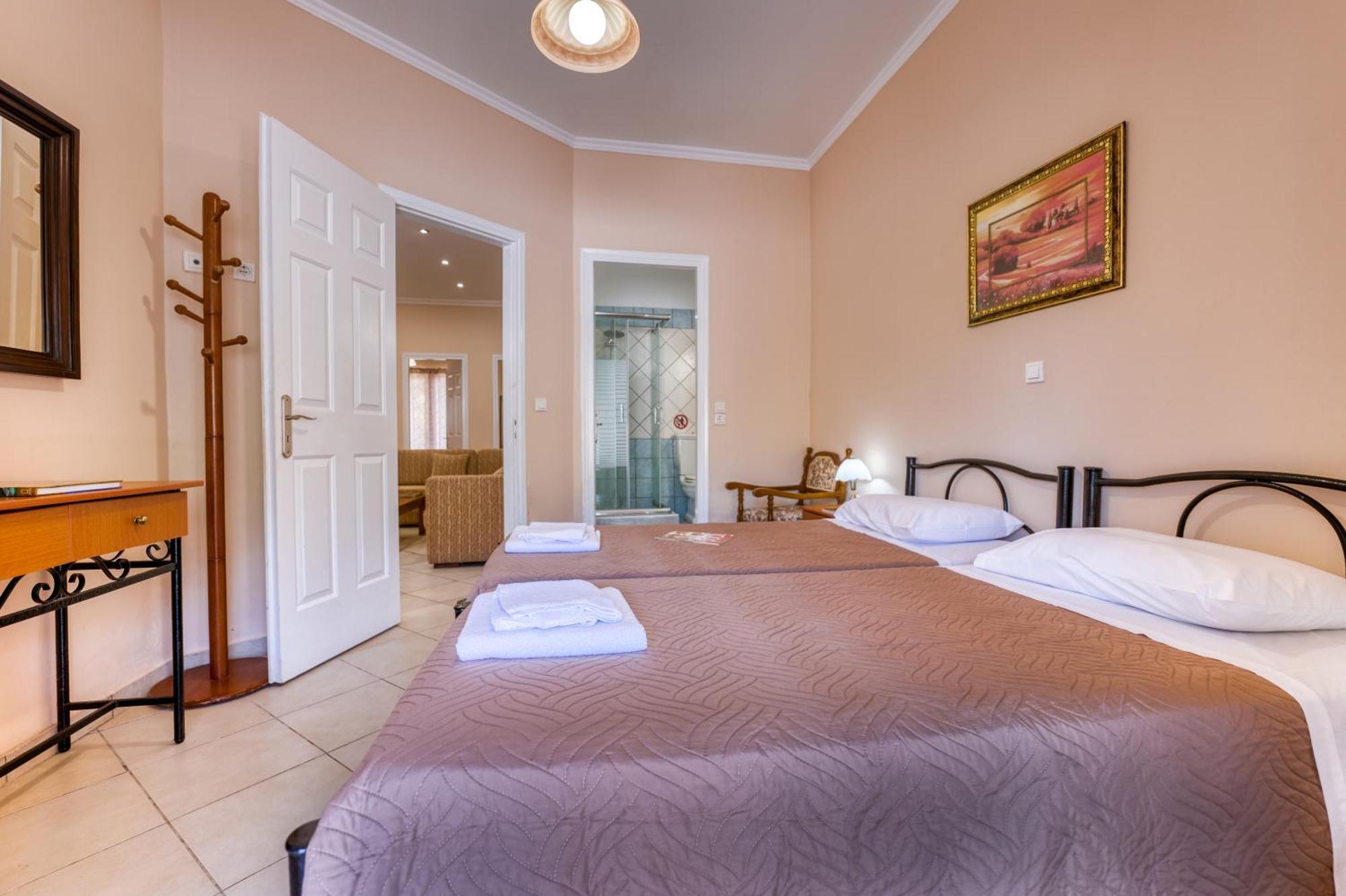 Villa Angela Ágios Matthaíos Bagian luar foto