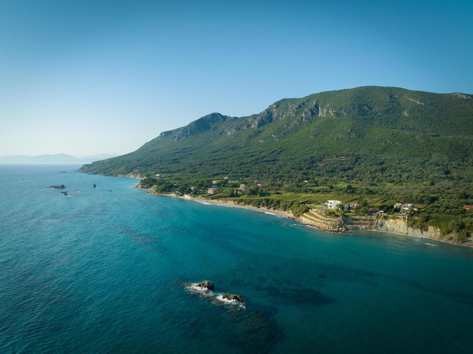 Villa Angela Ágios Matthaíos Bagian luar foto
