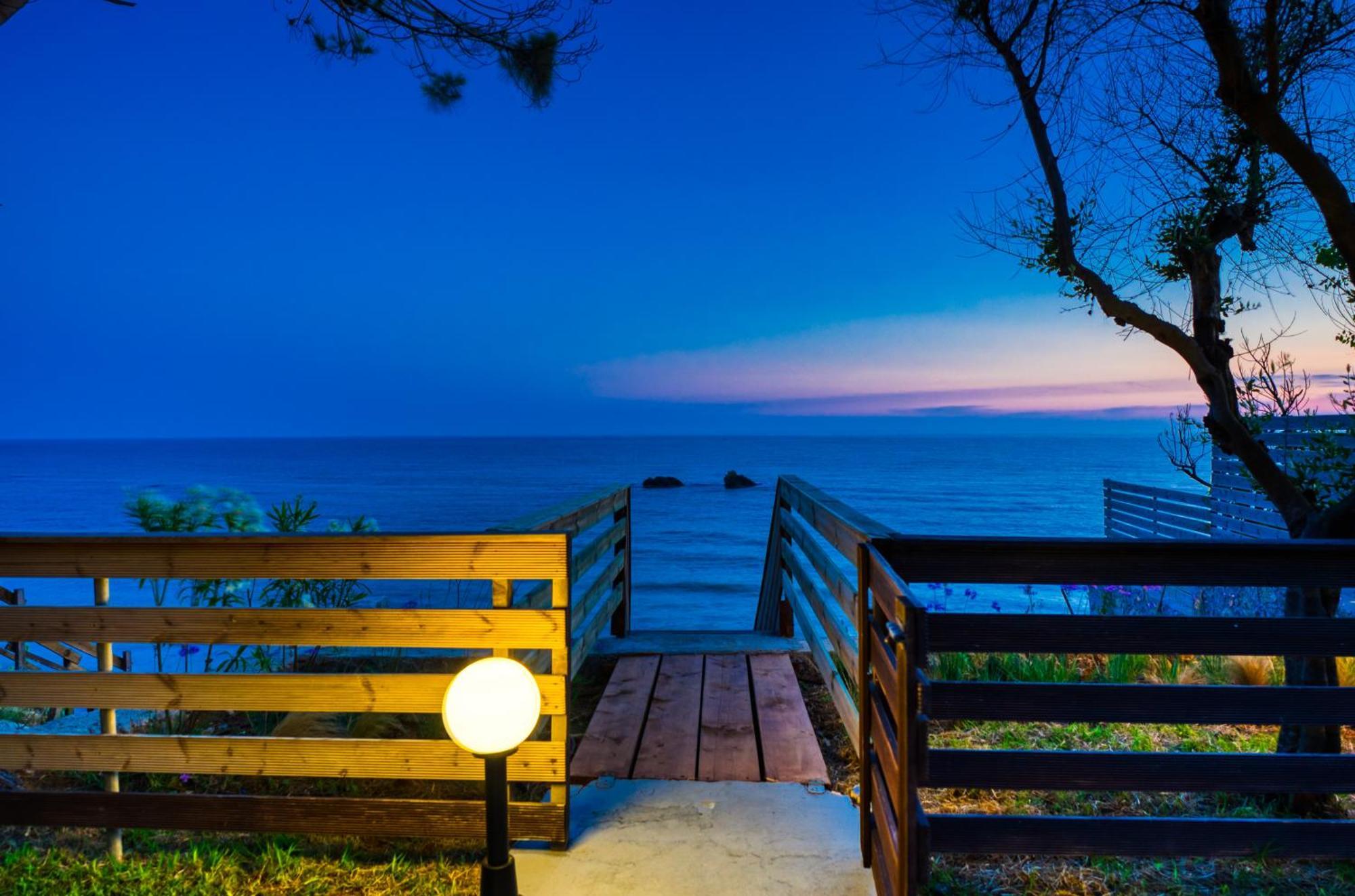 Villa Angela Ágios Matthaíos Bagian luar foto