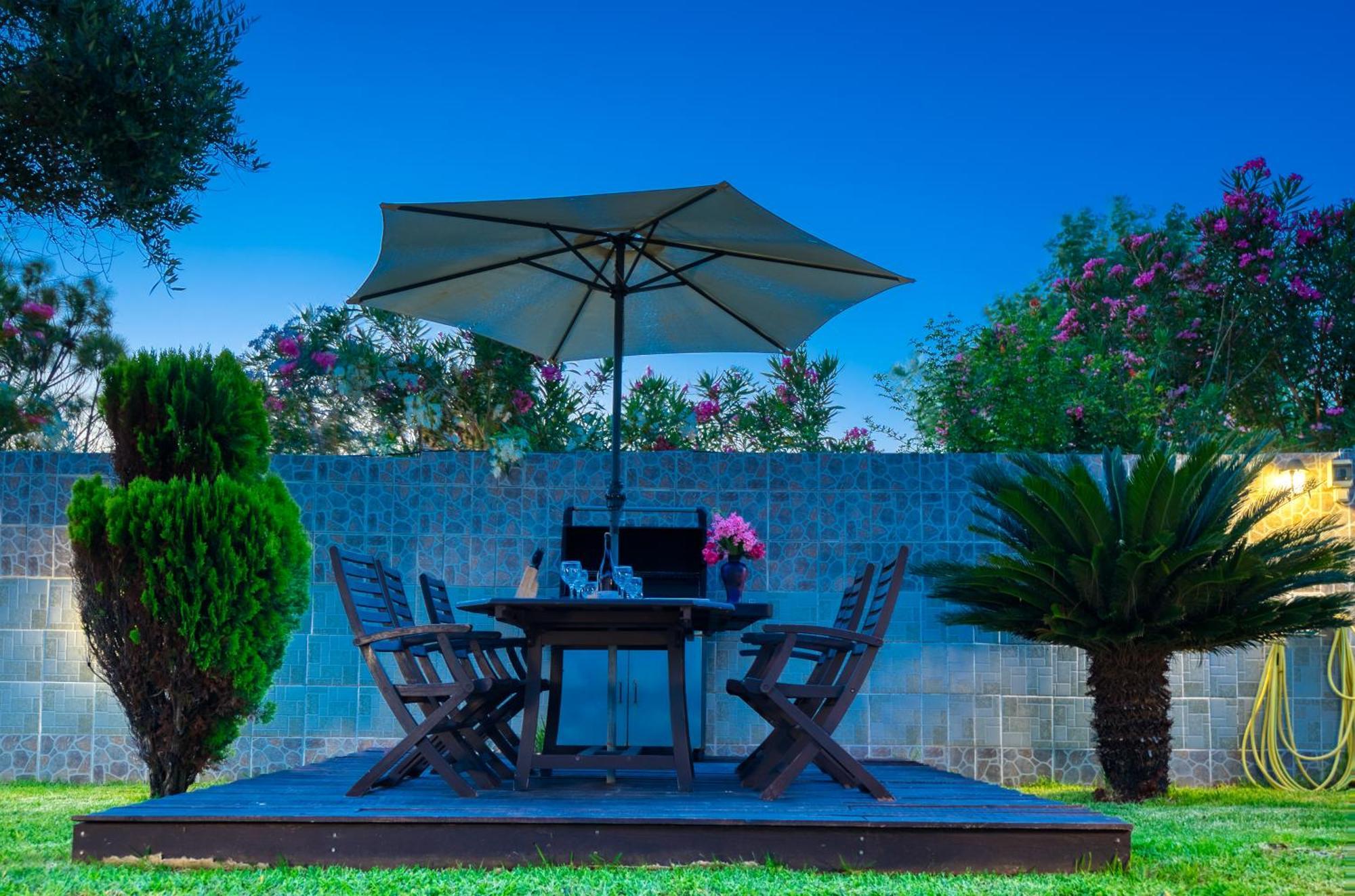 Villa Angela Ágios Matthaíos Bagian luar foto