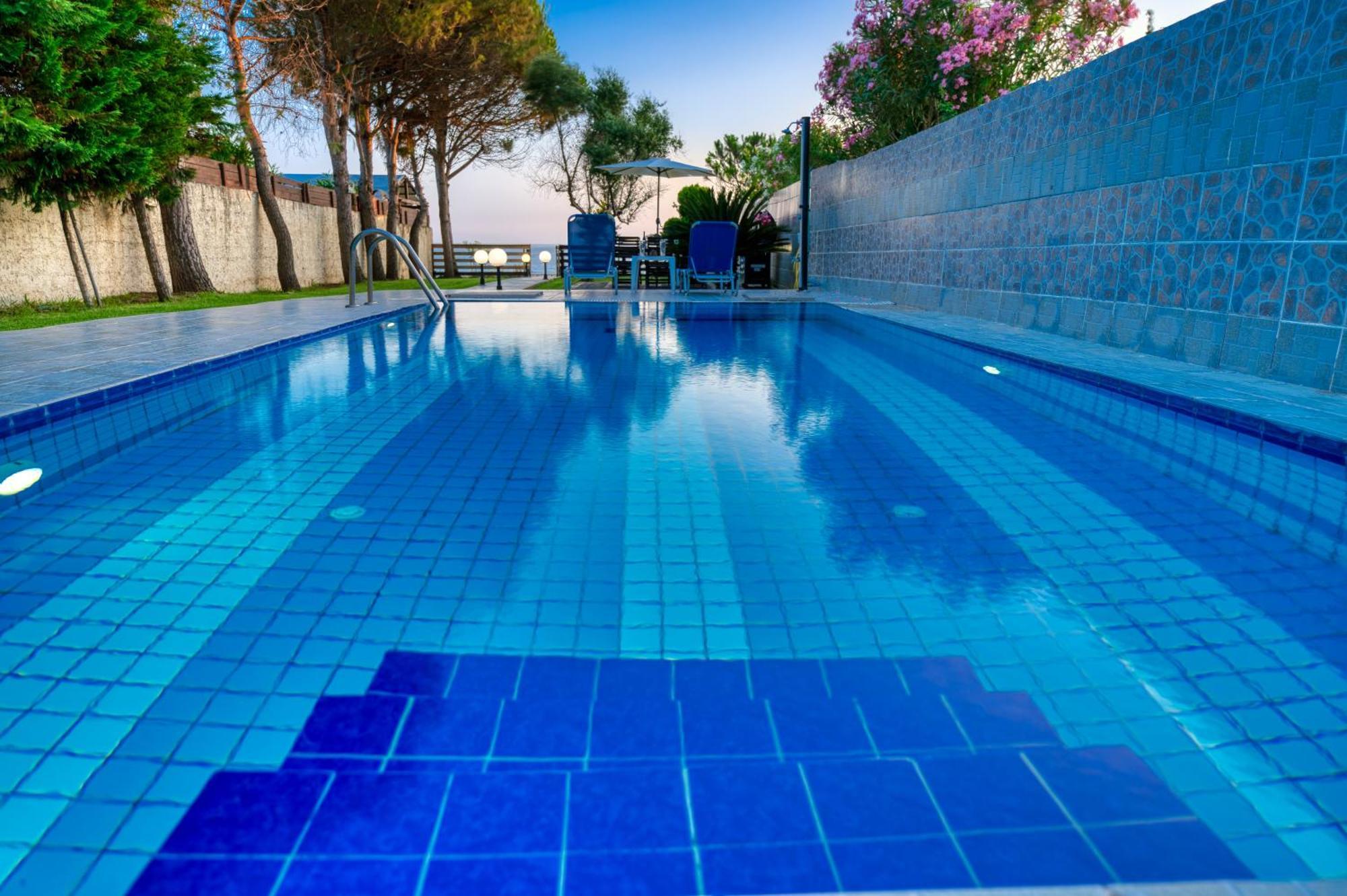 Villa Angela Ágios Matthaíos Bagian luar foto
