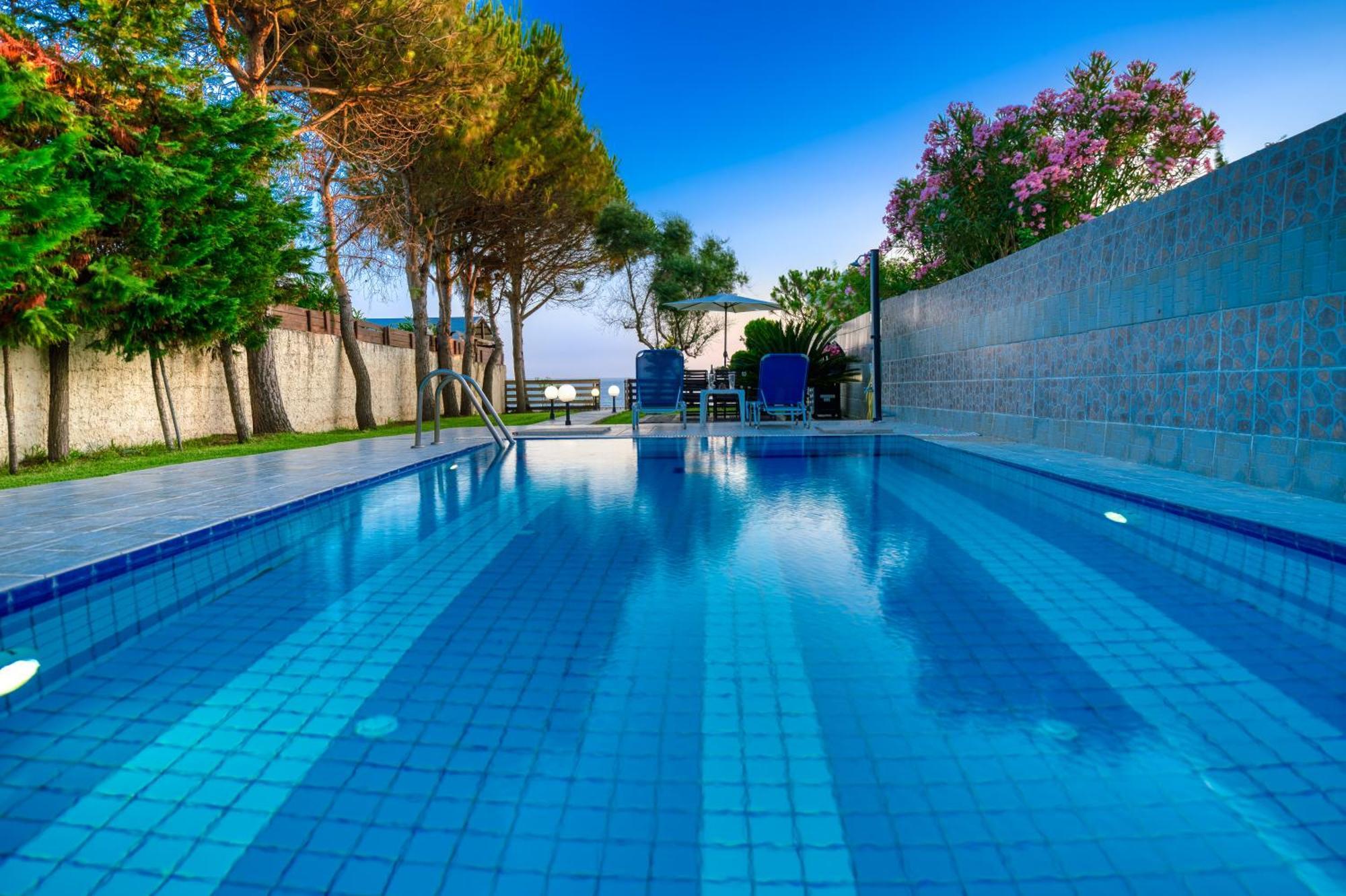 Villa Angela Ágios Matthaíos Bagian luar foto