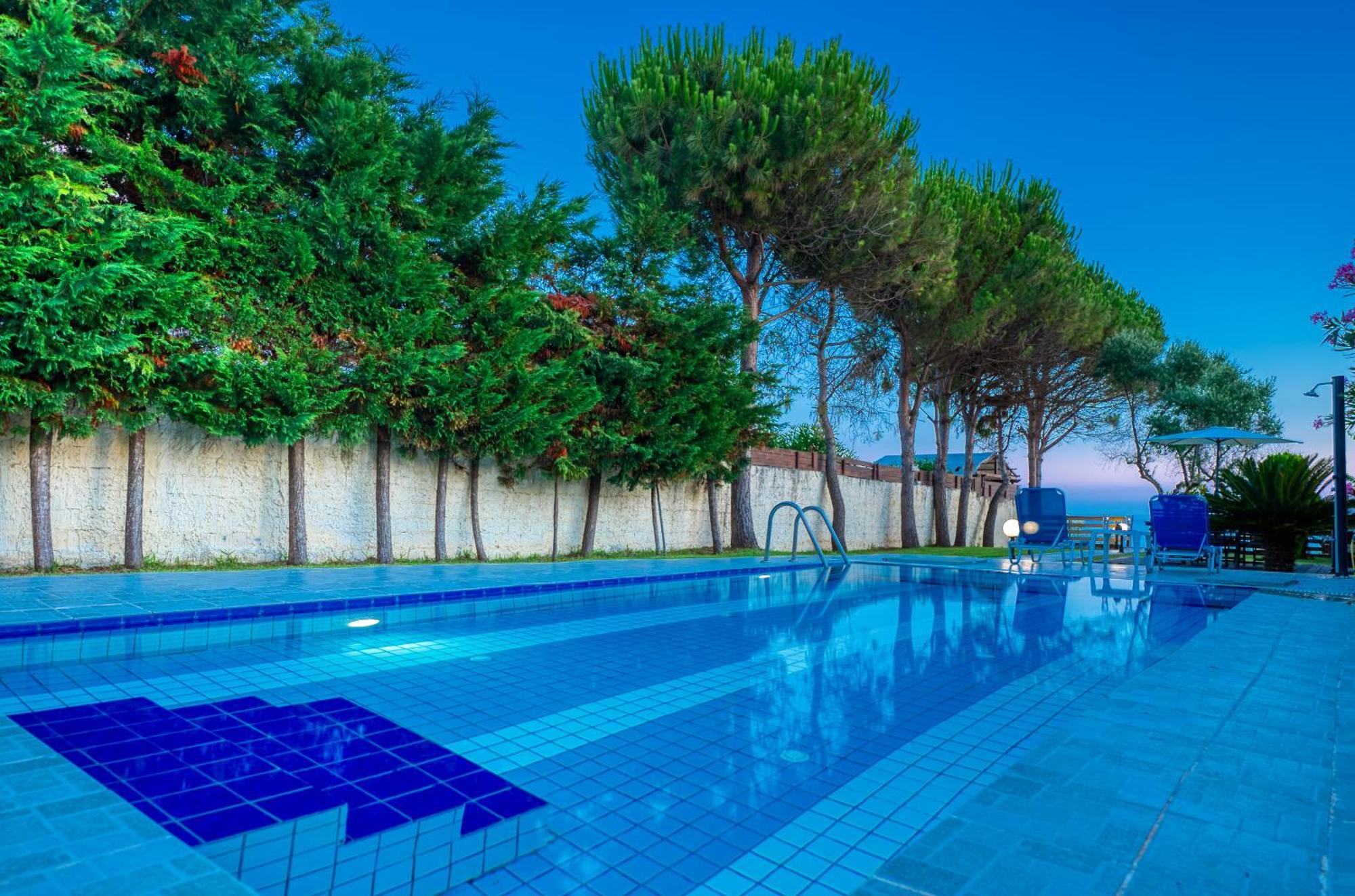 Villa Angela Ágios Matthaíos Bagian luar foto